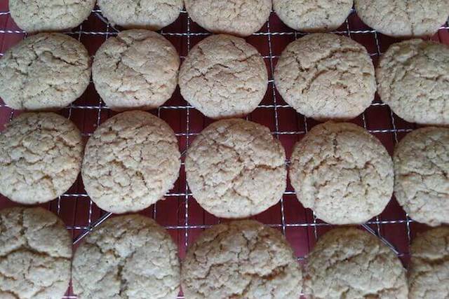 batch of crunchy coconut cookies recipe
